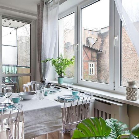 Stay Hip In Vibrant Centrally Located Apartment In Old Town 格但斯克 外观 照片