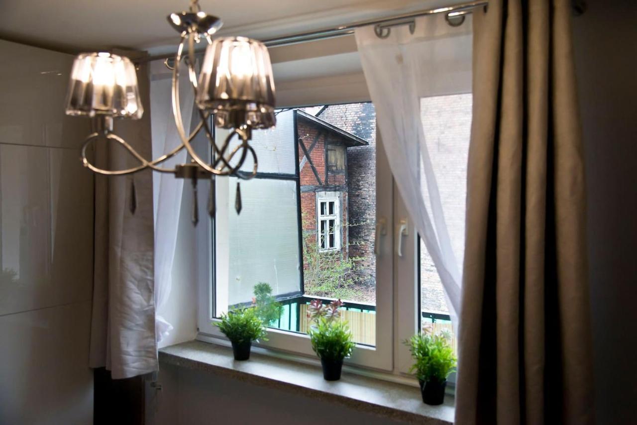 Stay Hip In Vibrant Centrally Located Apartment In Old Town 格但斯克 外观 照片