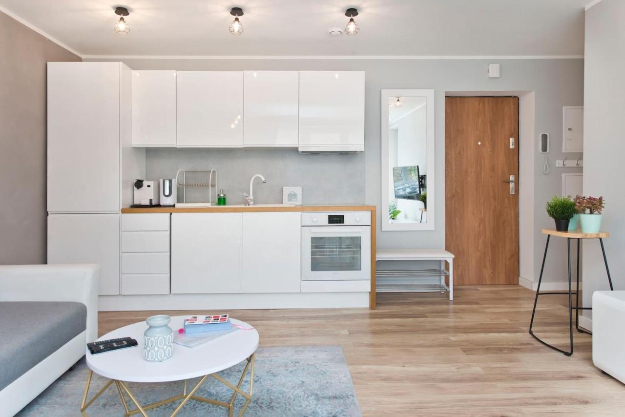 Stay Hip In Vibrant Centrally Located Apartment In Old Town 格但斯克 外观 照片