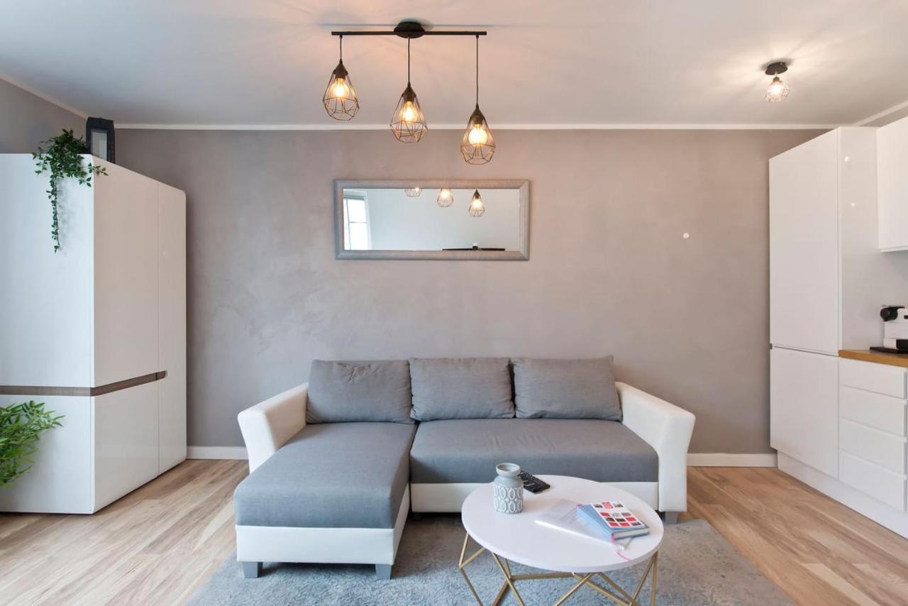 Stay Hip In Vibrant Centrally Located Apartment In Old Town 格但斯克 外观 照片